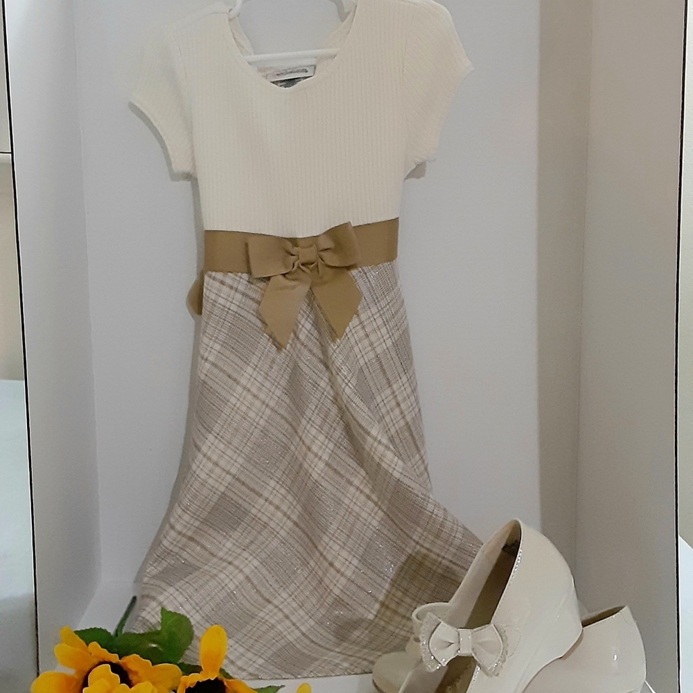 Girls Dress Ivory, Tan and Brown Plaid Dress Size 6